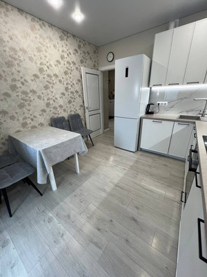 Продам двухкомнатную (2-комн.) квартиру, им. Мурата Ахеджака ул, 12к4, Краснодар г