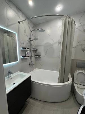 Продам двухкомнатную (2-комн.) квартиру, им. Мурата Ахеджака ул, 12к4, Краснодар г