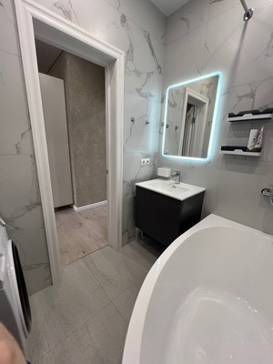 Продам двухкомнатную (2-комн.) квартиру, им. Мурата Ахеджака ул, 12к4, Краснодар г