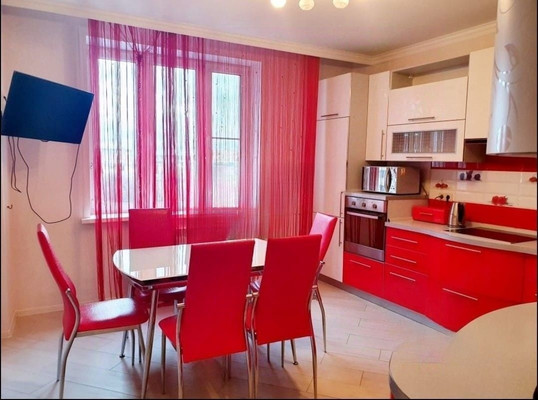 Продам трехкомнатную (3-комн.) квартиру, Калинина ул, 5, Химки г