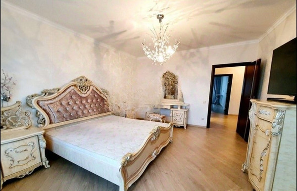 Продам трехкомнатную (3-комн.) квартиру, Калинина ул, 5, Химки г