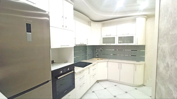 Продам однокомнатную (1-комн.) квартиру, Строителей ул, 104, Ханты-Мансийск г