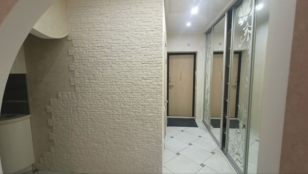 Продам однокомнатную (1-комн.) квартиру, Строителей ул, 104, Ханты-Мансийск г