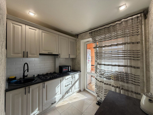 Продам двухкомнатную (2-комн.) квартиру, Ватутина ул, 8, Нальчик г