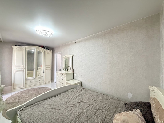 Продам двухкомнатную (2-комн.) квартиру, Ватутина ул, 8, Нальчик г