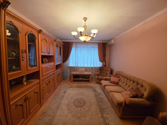 Продам трехкомнатную (3-комн.) квартиру, Еременко ул, 60, Ростов-на-Дону г