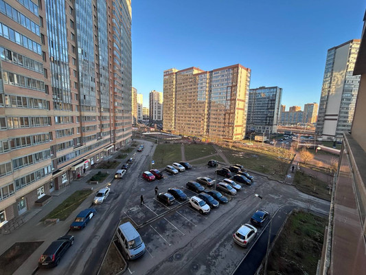 Продам трехкомнатную (3-комн.) квартиру, Охтинская аллея, 8, Мурино п