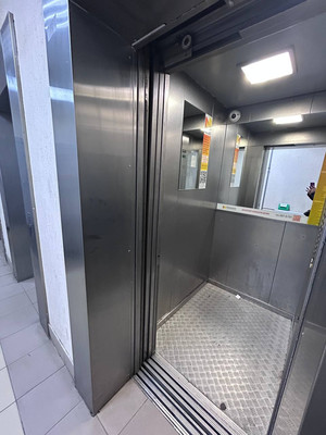 Продам трехкомнатную (3-комн.) квартиру, Охтинская аллея, 8, Мурино п