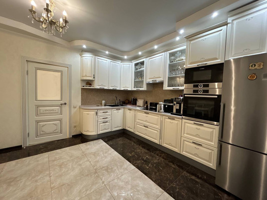 Продам многокомнатную квартиру, Школьная ул, 1к2, Красково п