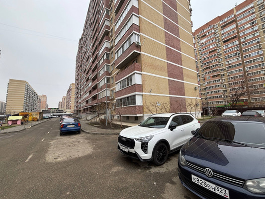 Продам однокомнатную (1-комн.) квартиру, им. Евгении Жигуленко ул, 3к1, Краснодар г