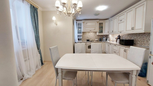 Продам трехкомнатную (3-комн.) квартиру, Салиха Батыева ул, 5, Казань г