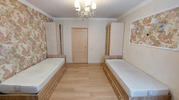 Продам трехкомнатную (3-комн.) квартиру, Салиха Батыева ул, 5, Казань г