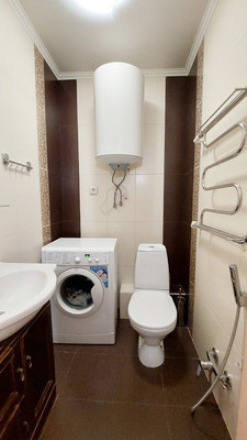 Продам трехкомнатную (3-комн.) квартиру, Салиха Батыева ул, 5, Казань г