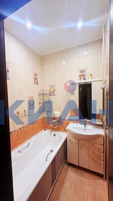 Продам двухкомнатную (2-комн.) квартиру, Вильского ул, 16, Красноярск г