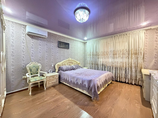 Продам трехкомнатную (3-комн.) квартиру, Героя России Кярова А.С. ул, 4ка, Чегем г