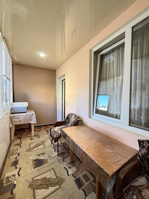 Продам трехкомнатную (3-комн.) квартиру, Героя России Кярова А.С. ул, 4ка, Чегем г