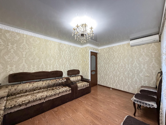 Продам трехкомнатную (3-комн.) квартиру, Героя России Кярова А.С. ул, 4ка, Чегем г