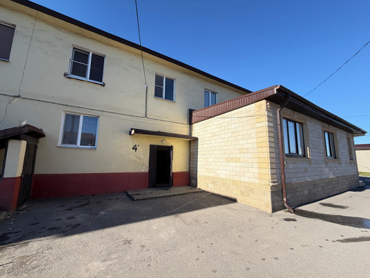 Продам трехкомнатную (3-комн.) квартиру, Героя России Кярова А.С. ул, 4ка, Чегем г