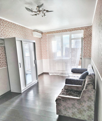 Продам двухкомнатную (2-комн.) квартиру, им. Сергея Есенина ул, 82/4, Краснодар г