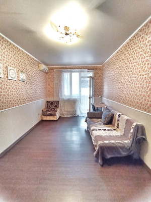 Продам двухкомнатную (2-комн.) квартиру, им. Сергея Есенина ул, 82/4, Краснодар г