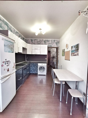 Продам двухкомнатную (2-комн.) квартиру, им. Сергея Есенина ул, 82/4, Краснодар г