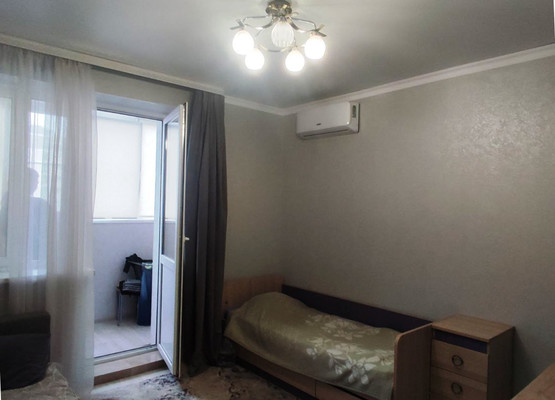 Продам однокомнатную (1-комн.) квартиру, Батуринская ул, 169, Ростов-на-Дону г