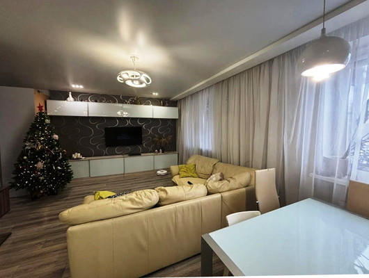 Продам трехкомнатную (3-комн.) квартиру, Батуринская ул, 159/78, Ростов-на-Дону г