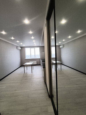 Продам трехкомнатную (3-комн.) квартиру, Отдельская ул, 257, Славянск-на-Кубани г