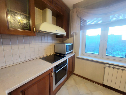 Продам двухкомнатную (2-комн.) квартиру, Есенина ул, 110, Рязань г