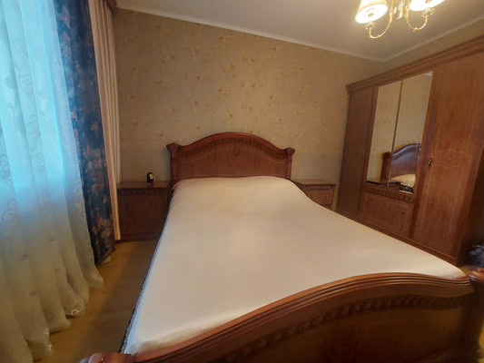 Продам двухкомнатную (2-комн.) квартиру, Есенина ул, 110, Рязань г