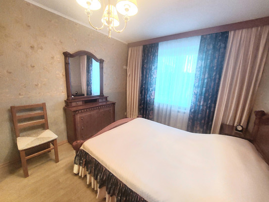 Продам двухкомнатную (2-комн.) квартиру, Есенина ул, 110, Рязань г