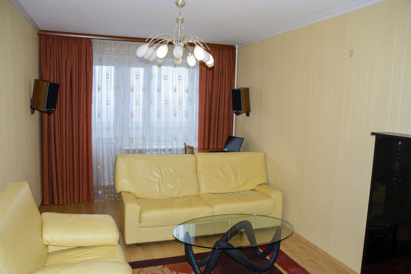 Продам двухкомнатную (2-комн.) квартиру, Есенина ул, 110, Рязань г