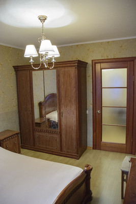 Продам двухкомнатную (2-комн.) квартиру, Есенина ул, 110, Рязань г