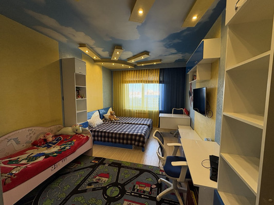 Продам трехкомнатную (3-комн.) квартиру, Лермонтова ул, 267к2, Иркутск г