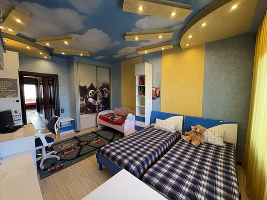 Продам трехкомнатную (3-комн.) квартиру, Лермонтова ул, 267к2, Иркутск г