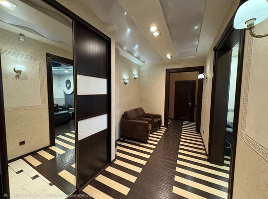 Продам трехкомнатную (3-комн.) квартиру, Лермонтова ул, 267к2, Иркутск г