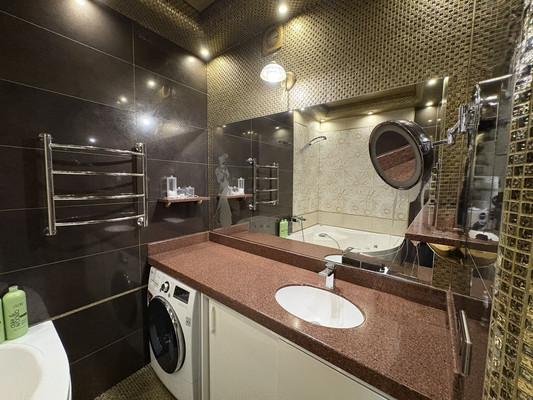 Продам трехкомнатную (3-комн.) квартиру, Лермонтова ул, 267к2, Иркутск г