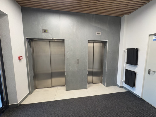 Продам трехкомнатную (3-комн.) квартиру, Лермонтова ул, 267к2, Иркутск г