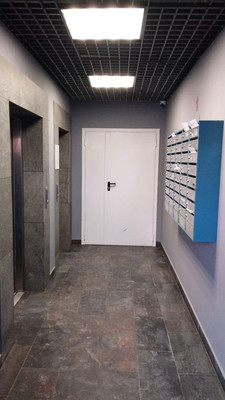 Продам однокомнатную (1-комн.) квартиру, Аэропортная ул, 11, Калининград г