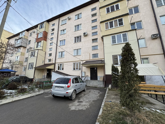 Продам двухкомнатную (2-комн.) квартиру, С.Лазо ул, 10, Баксан г