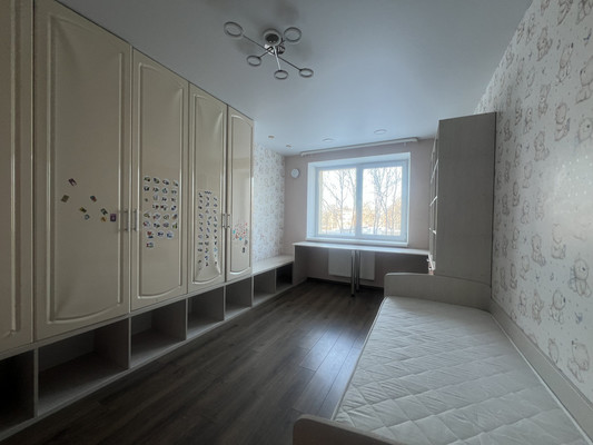 Продам трехкомнатную (3-комн.) квартиру, Крупской ул, 5к5, Рязань г