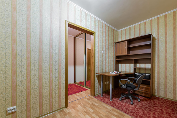 Продам однокомнатную (1-комн.) квартиру, Авиаконструкторов пр-кт, 42к3, Санкт-Петербург г