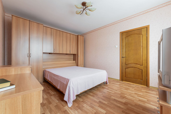 Продам однокомнатную (1-комн.) квартиру, Авиаконструкторов пр-кт, 42к3, Санкт-Петербург г