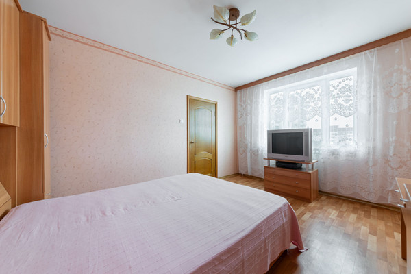 Продам однокомнатную (1-комн.) квартиру, Авиаконструкторов пр-кт, 42к3, Санкт-Петербург г