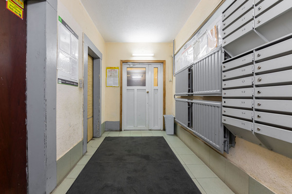 Продам однокомнатную (1-комн.) квартиру, Авиаконструкторов пр-кт, 42к3, Санкт-Петербург г