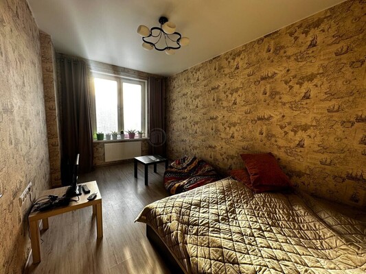 Продам однокомнатную (1-комн.) квартиру, Космонавтов б-р, 13, Красногорск г