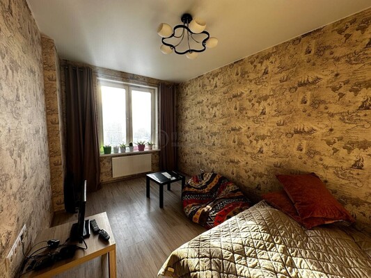 Продам однокомнатную (1-комн.) квартиру, Космонавтов б-р, 13, Красногорск г