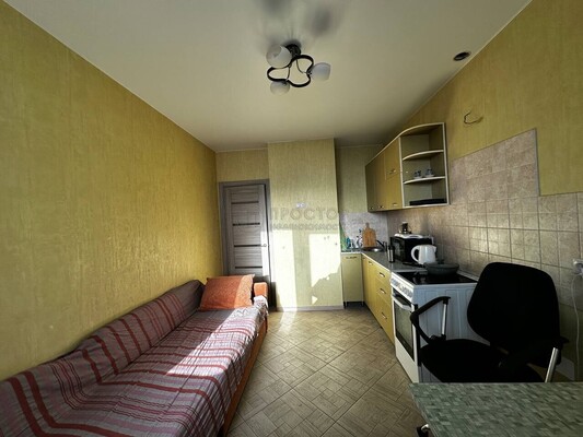 Продам однокомнатную (1-комн.) квартиру, Космонавтов б-р, 13, Красногорск г