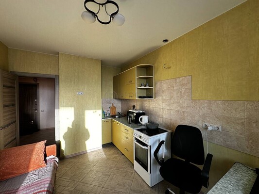 Продам однокомнатную (1-комн.) квартиру, Космонавтов б-р, 13, Красногорск г