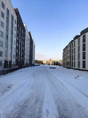 Продам трехкомнатную (3-комн.) , Октябрьская ул, 12, Пионерский г